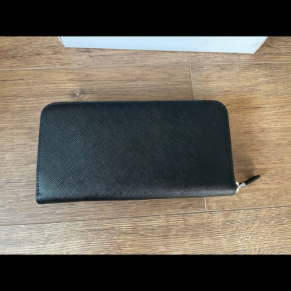 PRADA-AUTHENTIC (NWT) Large Black Saffiano Leather Zip Around Wallet - Picture 3 of 15